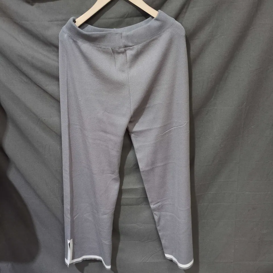 GREY KNIT SWEATSHIRT WITH WHITE TRIM – MEN'S SIZE M PLUS TROUSERS