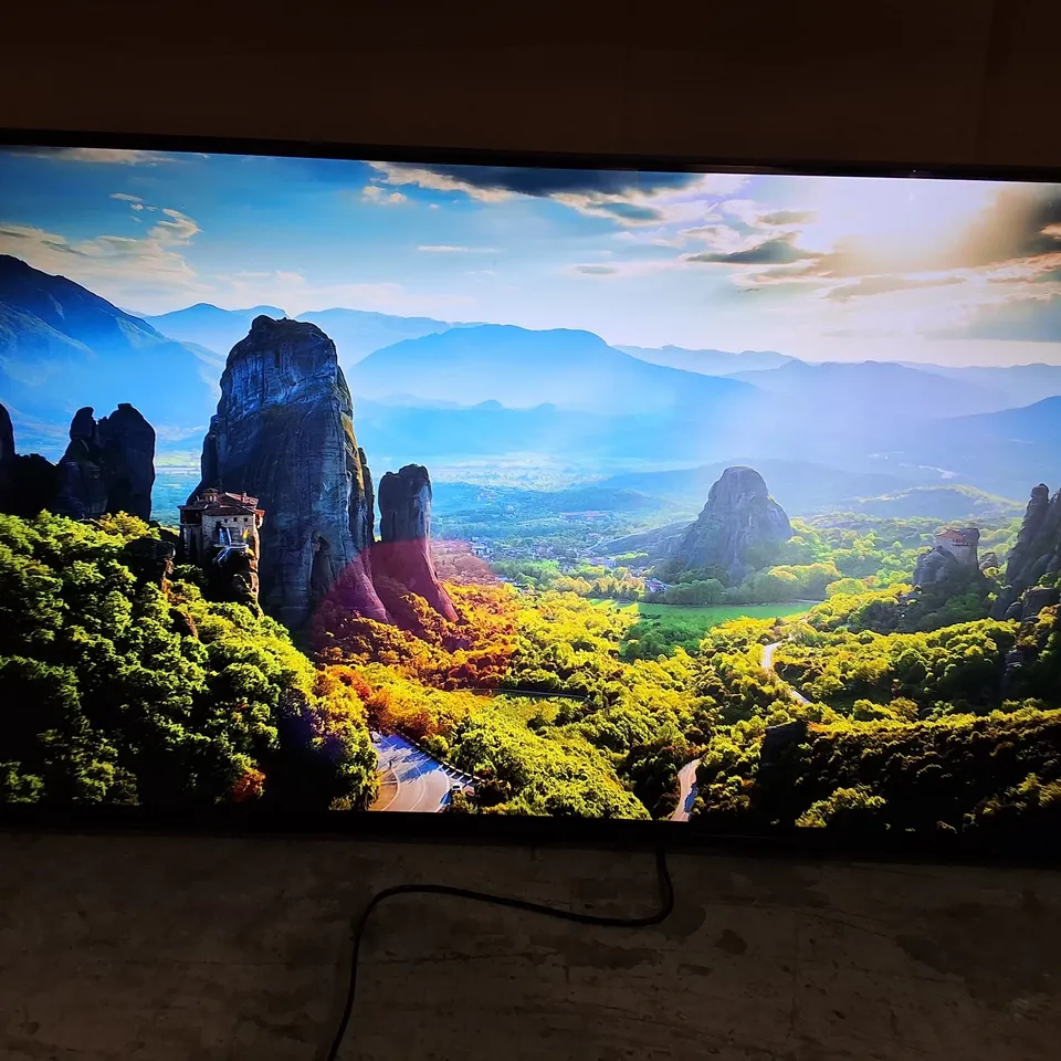 LG 43" 4K SMART UHD TV - 43UR91006LA