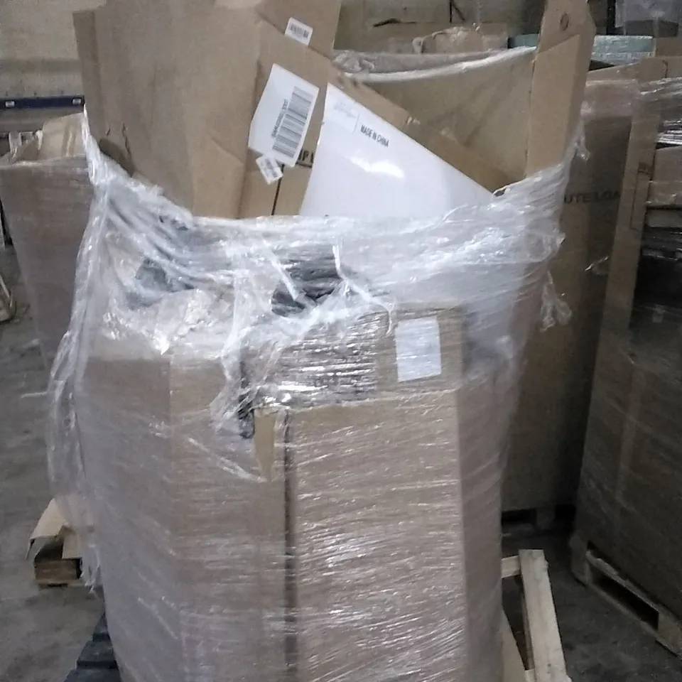 PALLET OF ASSORTED ITEMS INCLUDING CHRISTMAS TREE, CAMPING WAGON, 3 TIER DRYING RACK, JAJALUYA OFFICE CHAIR AND SPACE HEATER