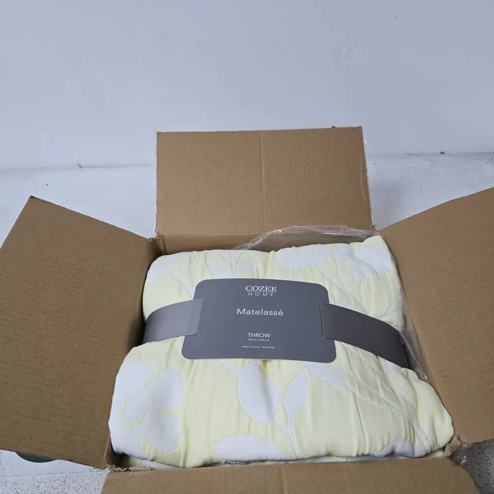 COZEE HOME REVERSIBLE FLORAL MATELASSE THROW YELLOW 150 X 200CM