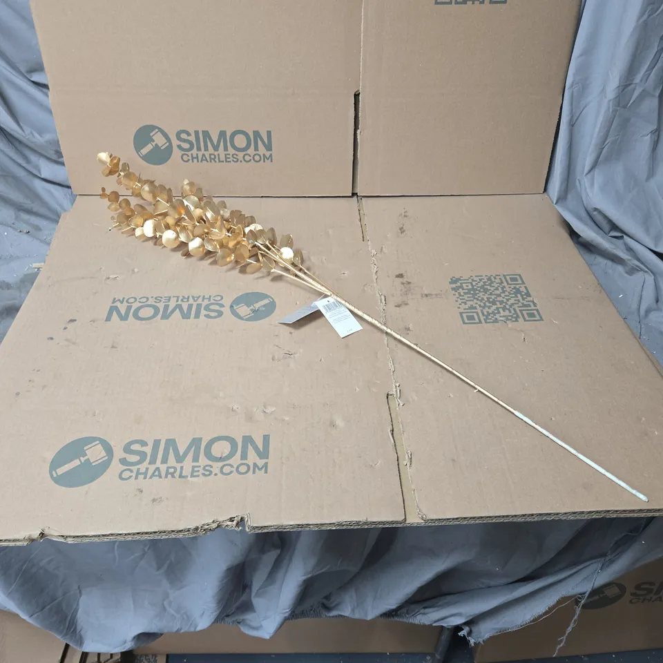 BOX OF APPROXIMATELY 11 X GISELA GRAHAM GOLD FLOWER DECORATIONS 