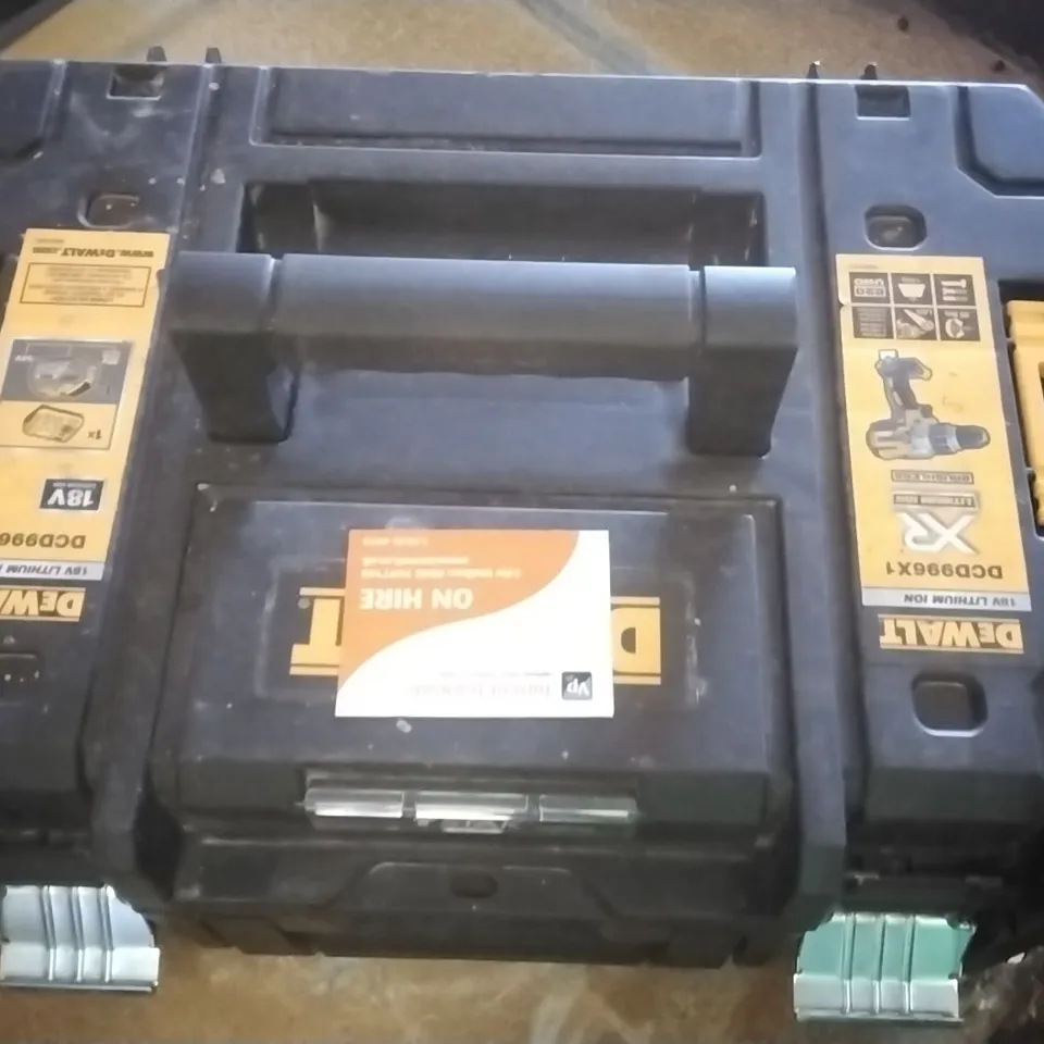 18V CORDLESS HAMMER DRILL/DRIVER & CASE
