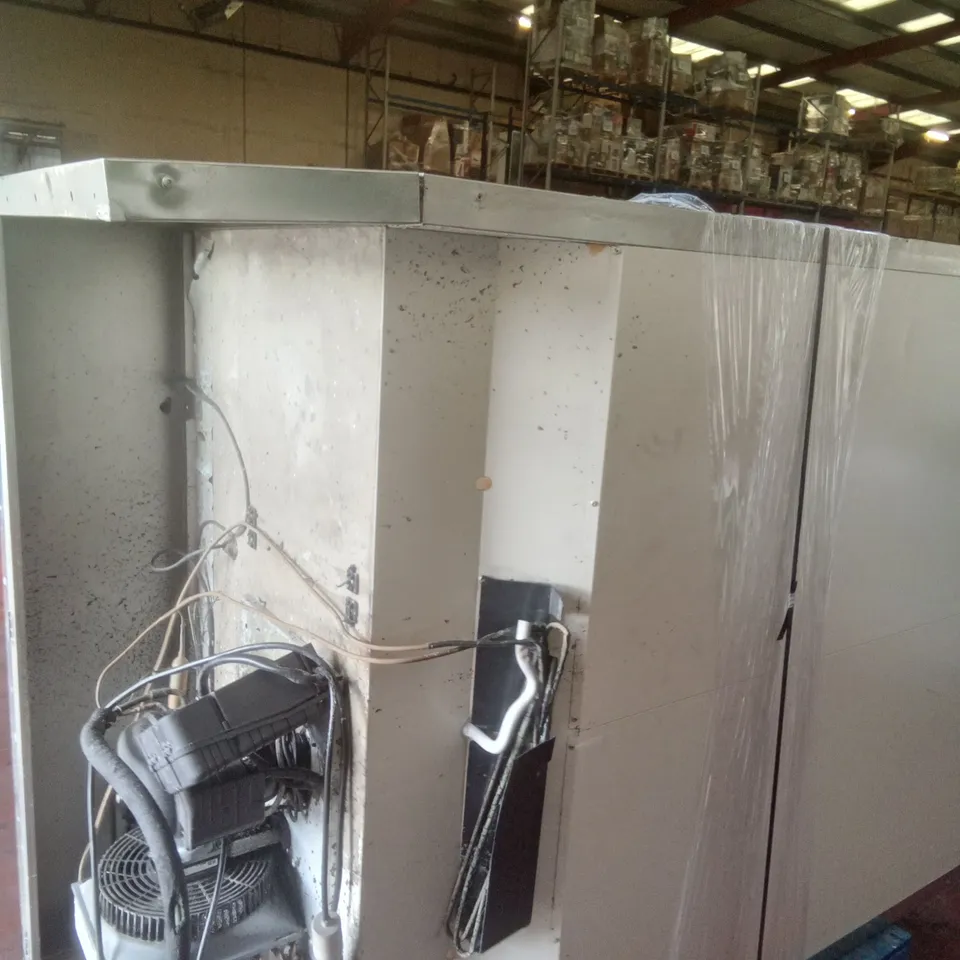 COMMERCIAL DOUBLE DOOR FRIDGE 