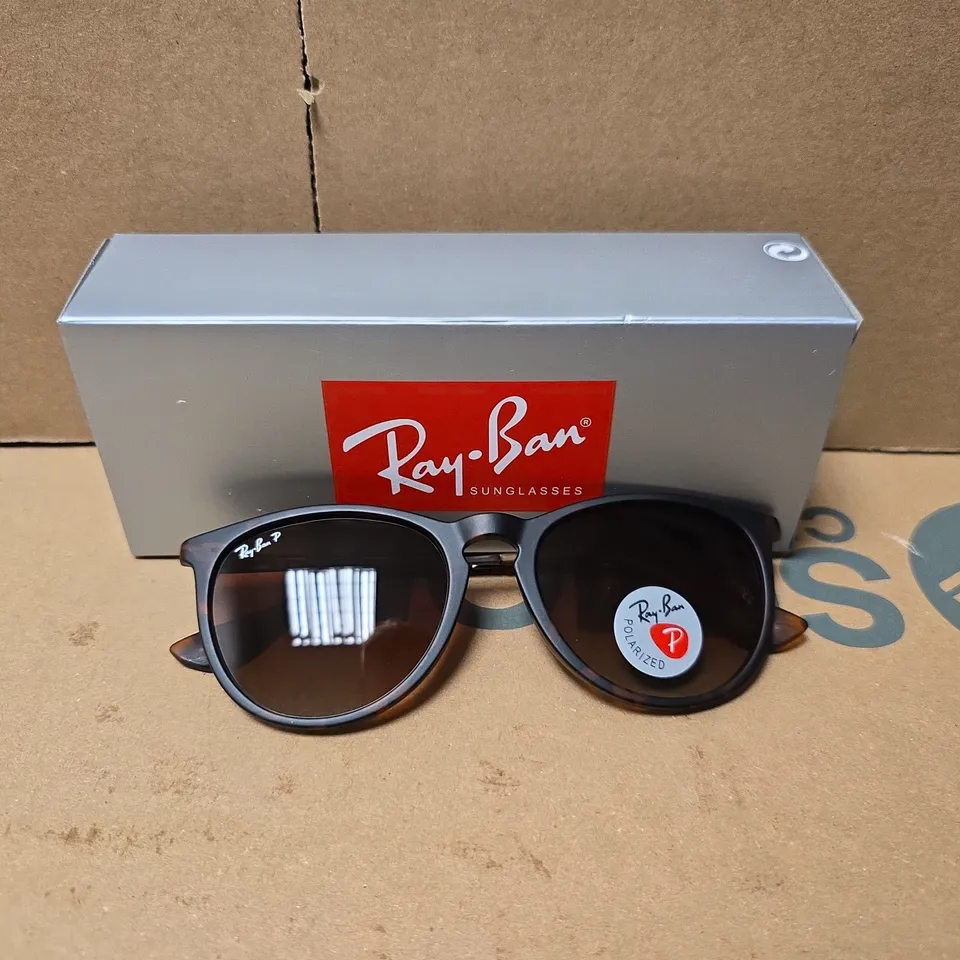 BOXED RAYBAN ERIKA CLASSIC SUNGLASSES IN LIGHT HAVANA BROWN