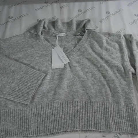 BERSHKA GREY CROPPED JUMPER - EUR M