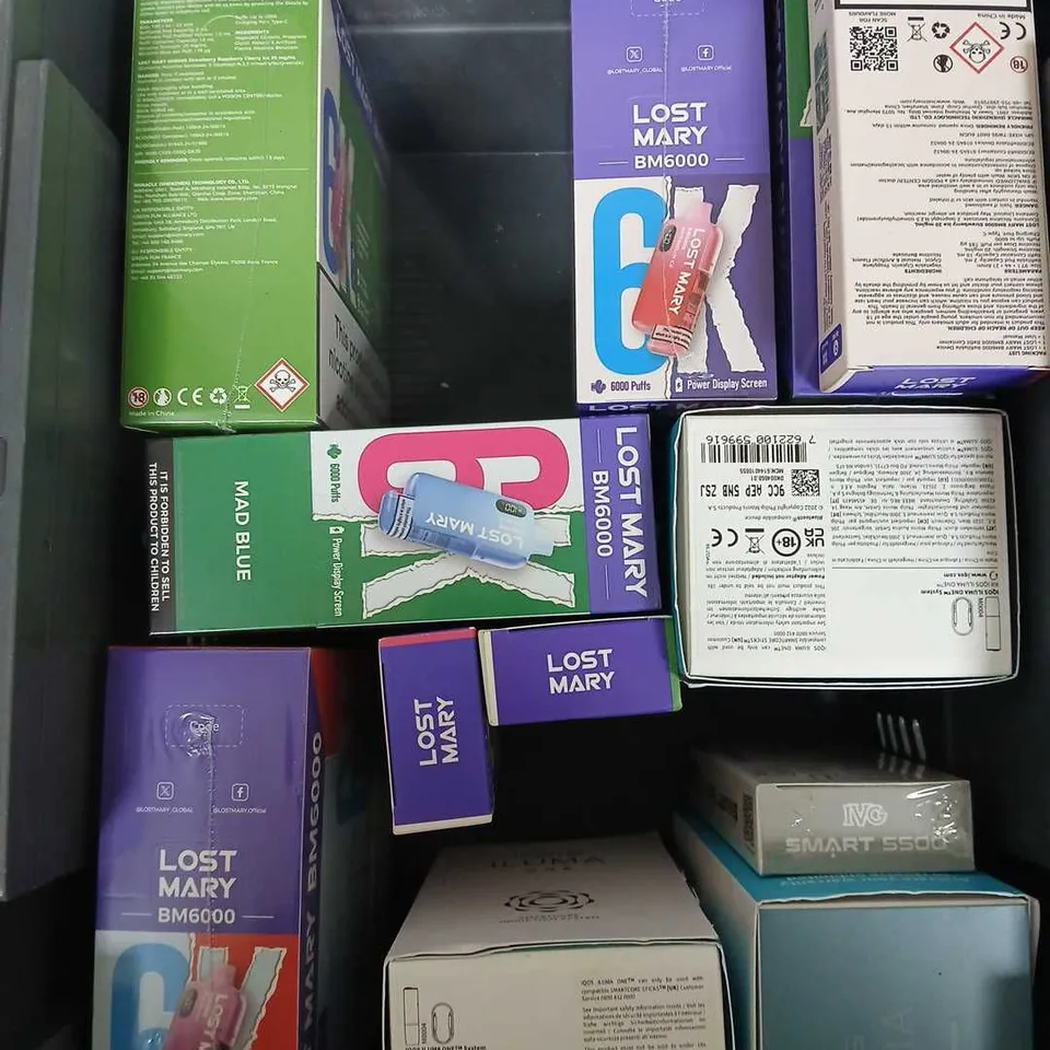 APPROXIMATELY 20 ASSORTED E-CIGARETTE & VAPING ITEMS IN VARIOUS BRANDS TO INCLUDE LOSTMARY, IVG, CRYSTAL PRIME ETC