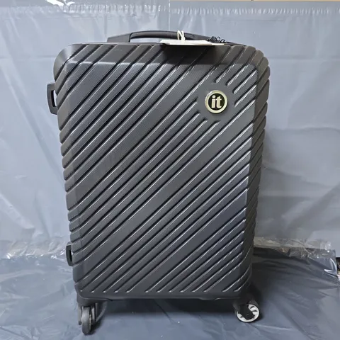 IT LUGGAGE RECLINE BLACK CABIN SUITCASE