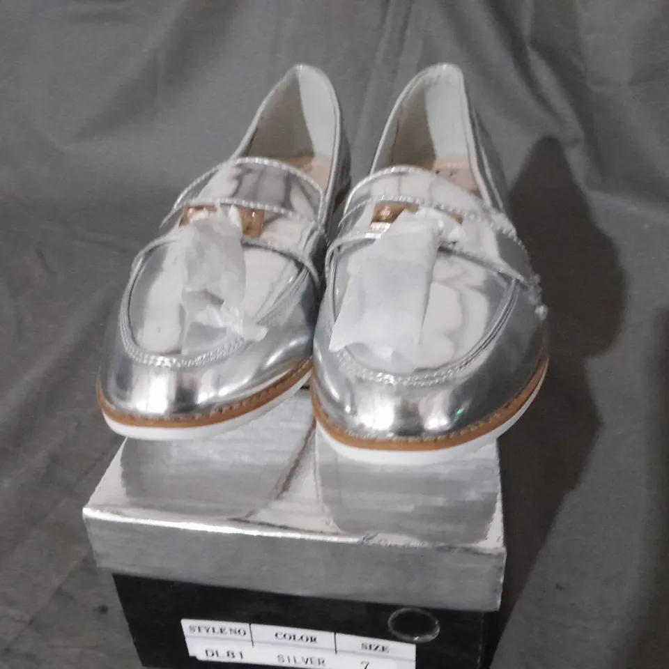 APPROXIMATELY 10  BOXED PAIRS OF KELSI SILVER SLIP ON SILVER LOAFERS IN VARIOUS SIZES INCLUDING SIZE  4/5/6/7 