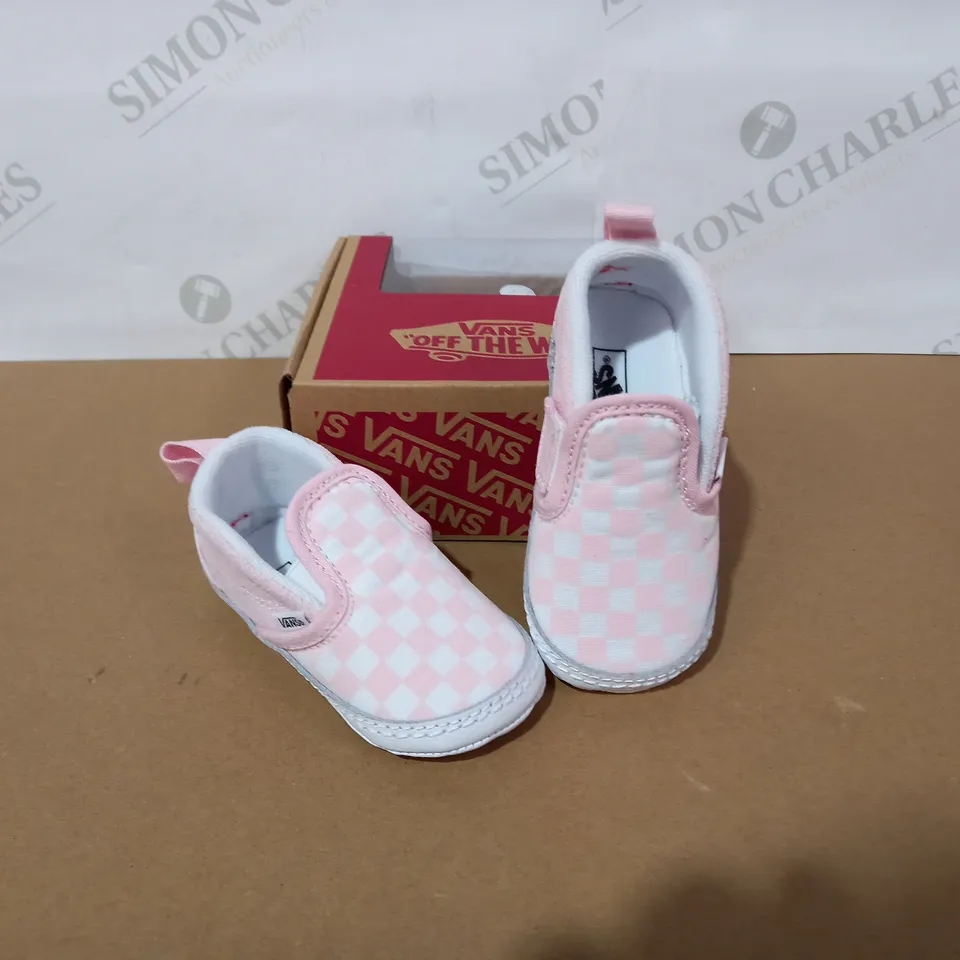 BOXED PAIR OF VANS BOOTIES SIZE 3.5