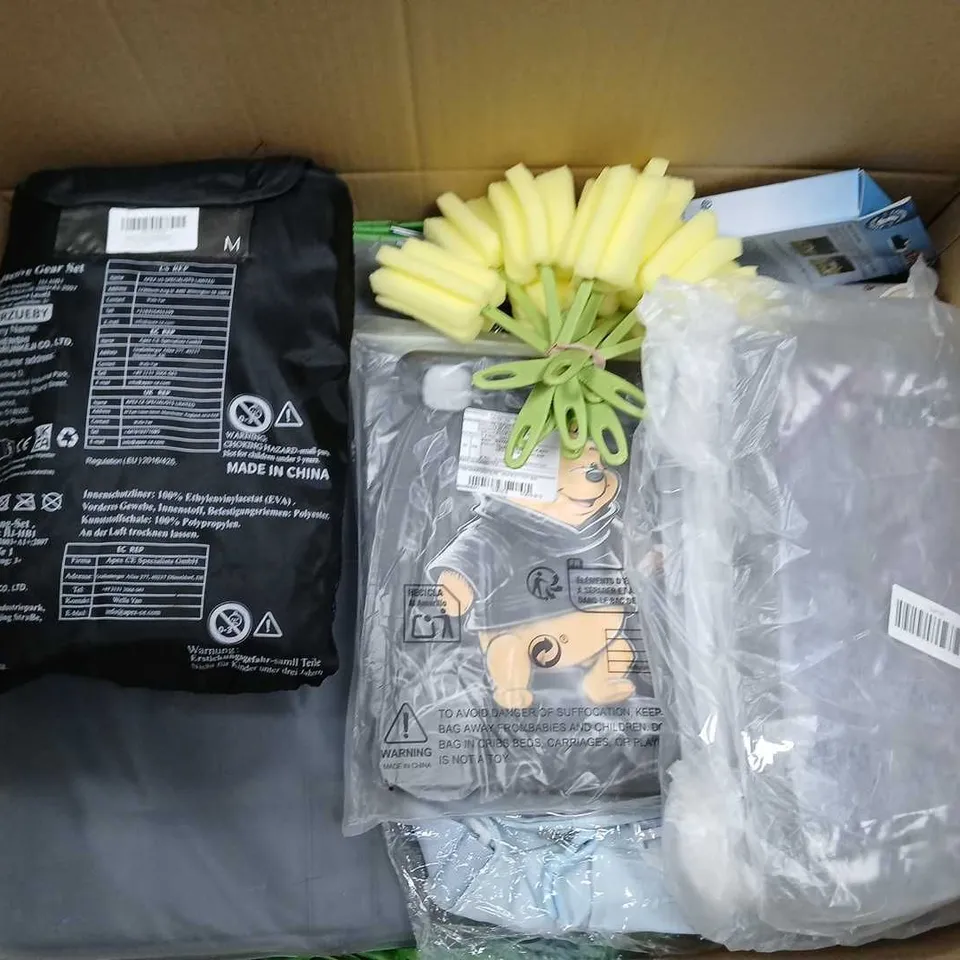 APPROXIMATELY 20 ASSORTED HOUSEHOLD ITEMS TO INCLUDE KNEEPADS, VACUUM CLEANER PARTS, COFFEE CUP, ETC