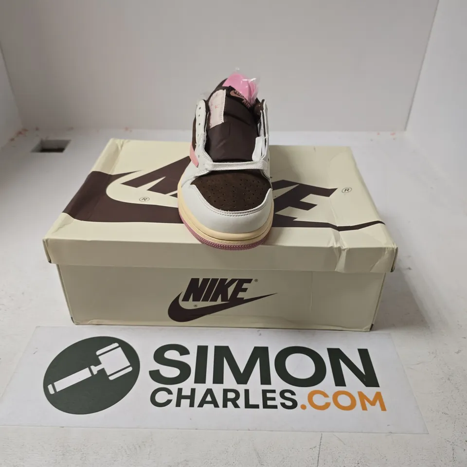 BOXED PAIR OF NIKE WOMENS AIR JORDAN 1 LOW TRAINERS TRAINERS IN BROWN/PINK/WHITE - UK 6