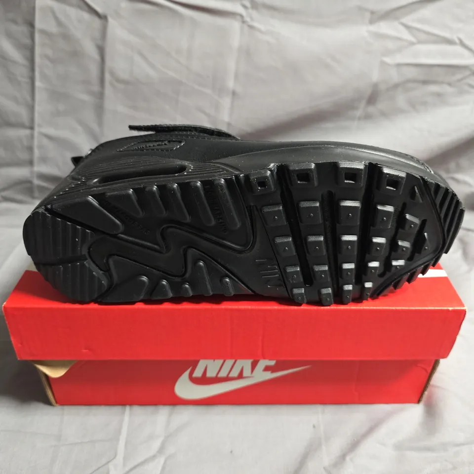 BOXED PAIR OF NIKE AIR MAX 90 EASYON TRAINERS - UK SIZE 2