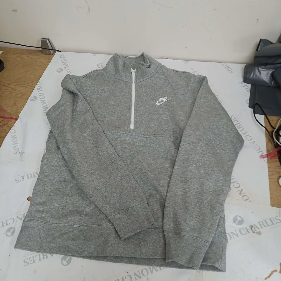 NIKE HALF ZIPPER JOGGING TOP GRET SIZE M