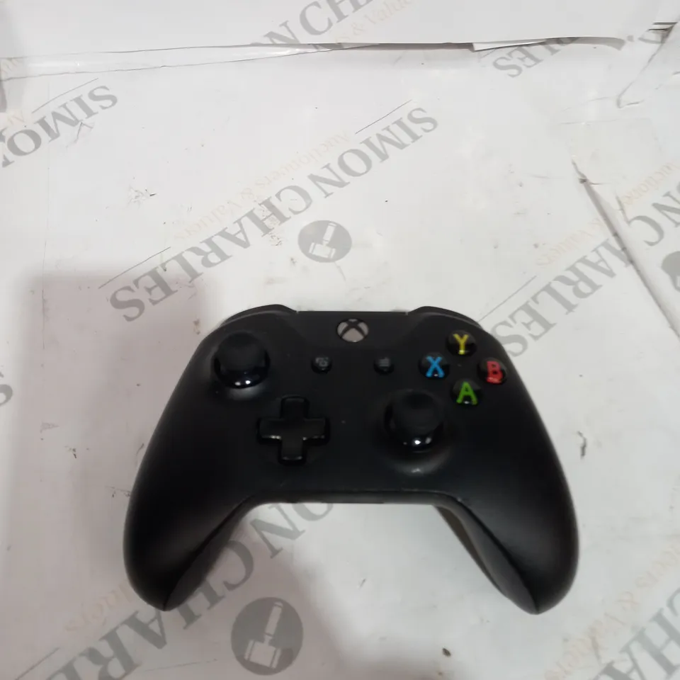 XBOX ONE CONTROLLER - BLACK