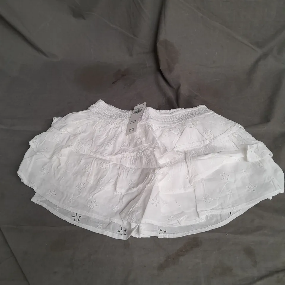 HOLLISTER RUFFLE MINI SKORT IN WHITE SIZE XS