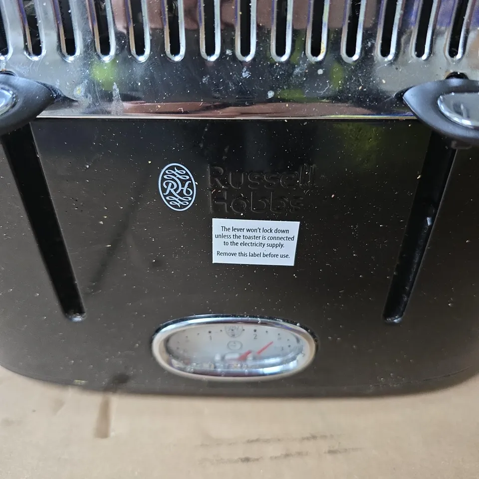 RUSSELL HOBBS 4-SLICE TOASTER – BLACK & CHROME