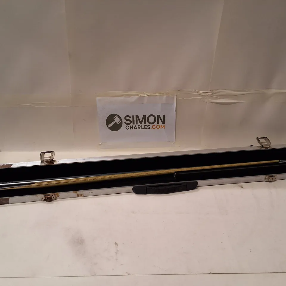 POOL CUE CASE – BLACK RECTANGULAR HARD CASE WITH CUE INSIDE