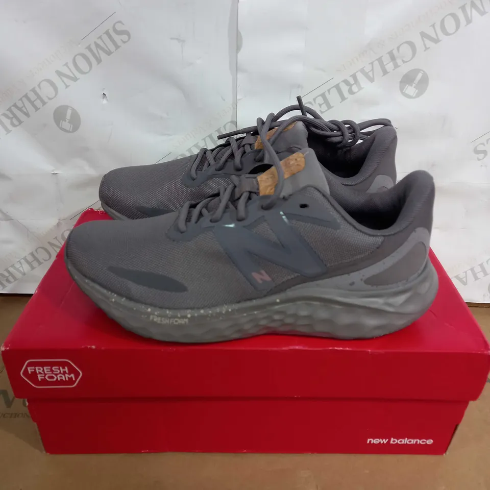 BOXED PAIR OF NEW BALANCE TRAINERS SIZE 36