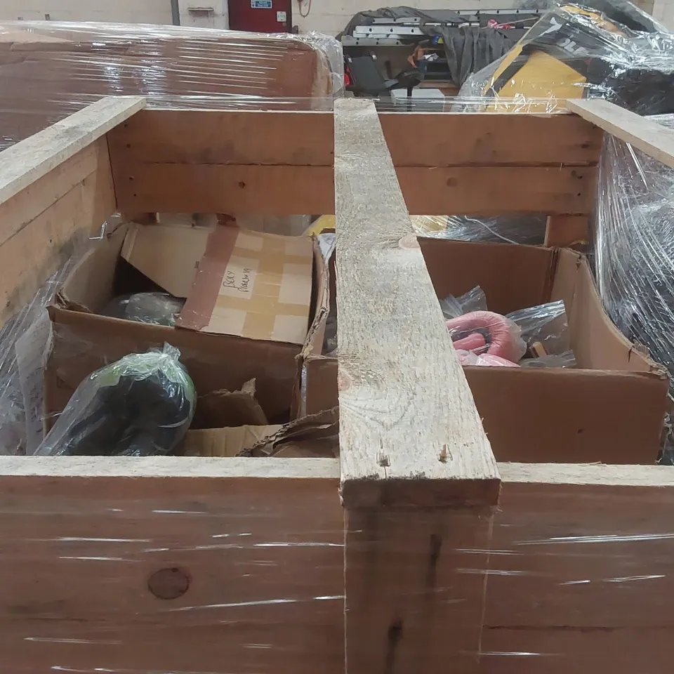 PALLET CONTAINING A VERY LARGE QUANTITY OF ASSORTED BOXING ITEMS