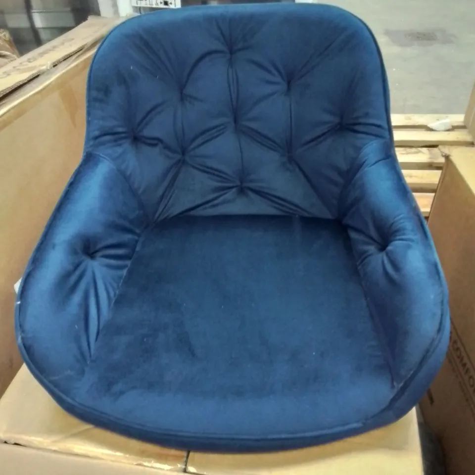 BOXED PAIR OF BUTTON BACK BLUE SOFT VELVET UPHOLSTERED SIDE CHAIRS