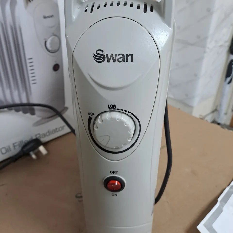 SWAN 1000W MINI OIL HEATER - WHITE