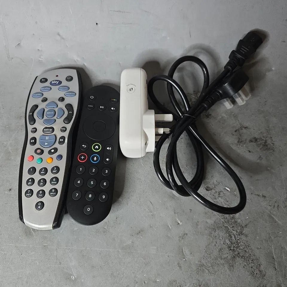 APPROXIMATELY 12 ASSORTED ITEMS TO INCLUDE - SKY REMOTE , KETTLE LEAD , EE HOME PHONE ADAPTER ETC