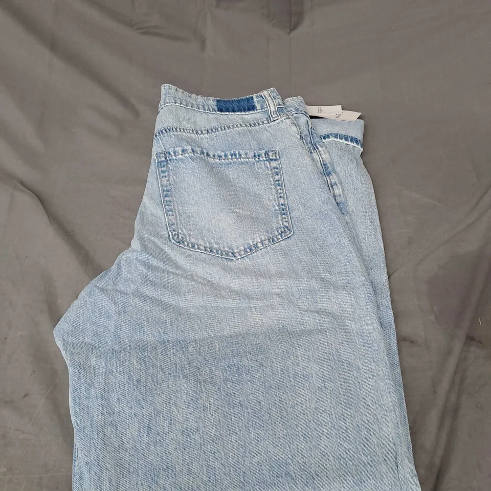HOLLISTER PALE BLUE DENIM JEANS SIZE W29