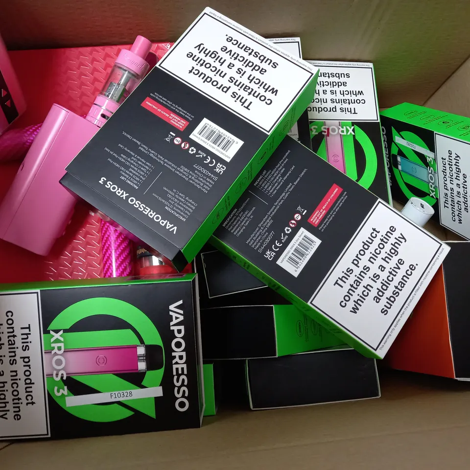 BOX OF APPROXIMATELY 20 ASSORTED E-CIGARETTES