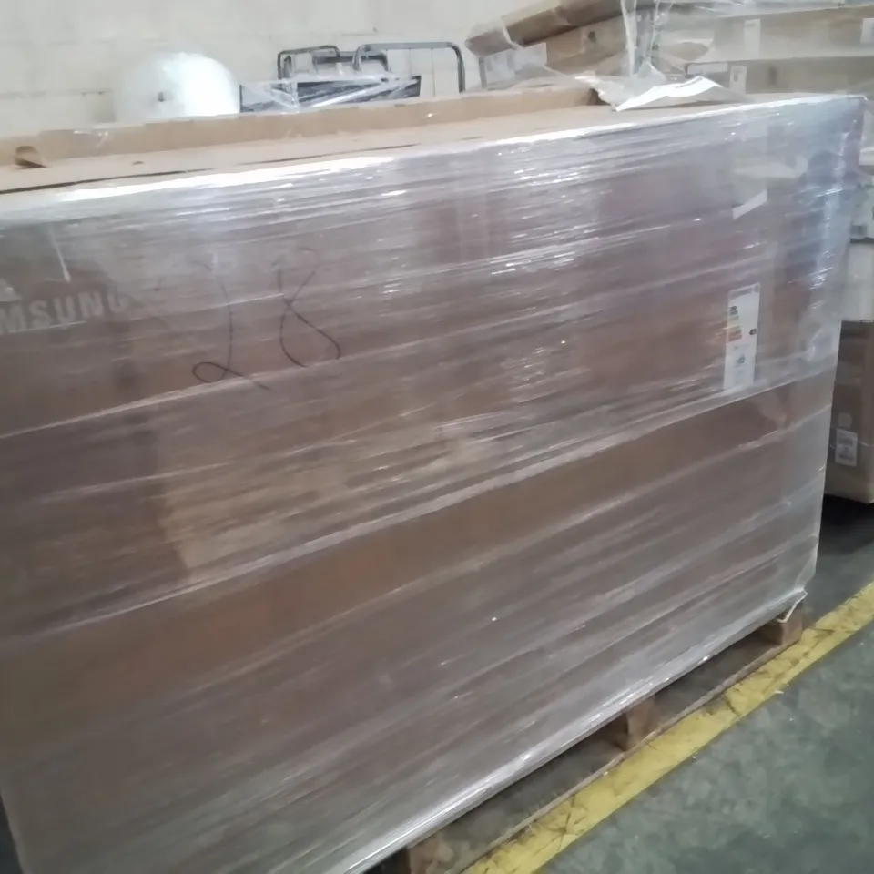 PALLET CONTAINING APPROXIMATELY 5 DAMAGED TVS