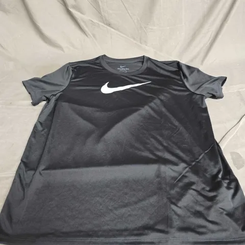 NIKE DRIFIT TEE IN BLACK SIZE L