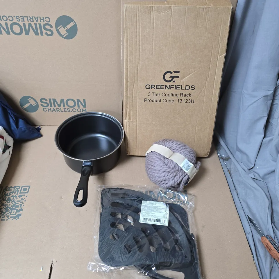 LARGE QUANTITY OF ASSORTED ITEMS TO INCLUDE A 3 TIER COOLING RACK, BALL OF KNITTING YARN, NON STICK PAN, SHOWER CORNER SHELVE, ETC - COLLECTION ONLY