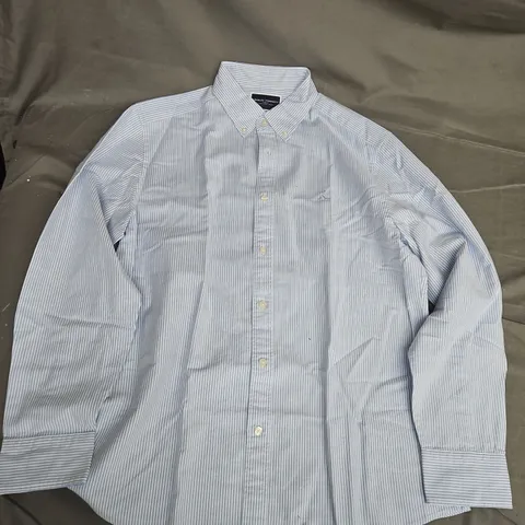 CHARLES TYRWHITT LONG SLEEVE BUTTON SHIRT IN BLUE/WHITE - LARGE