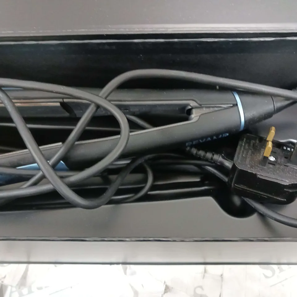 REVAMP PROGLOSS HYDRO SHIELD SHINE CERAMIC HAIR STRAIGHTENER