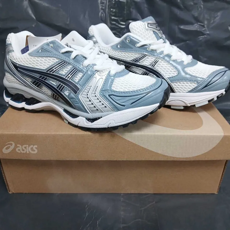 BOXED PAIR OF ASICS GEL-KAYANO 14 TRAINERS IN WHITE/GREY SIZE UK 4.5