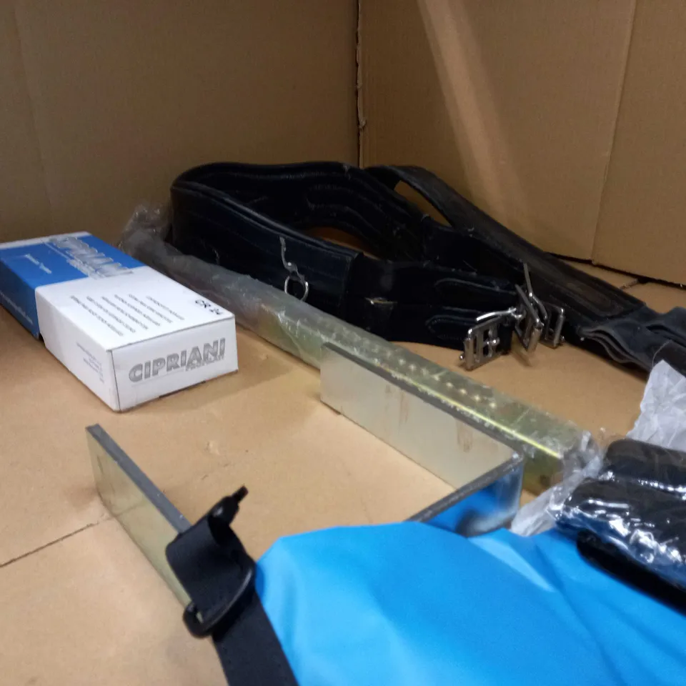 LARGE BOX OF APPROXIMATELY 20 ASSORTED HOUSEHOLD ITEMS TO INCLUDE: ASSORTED BOXED ITEMS, WEIGHT LIFTING BELT