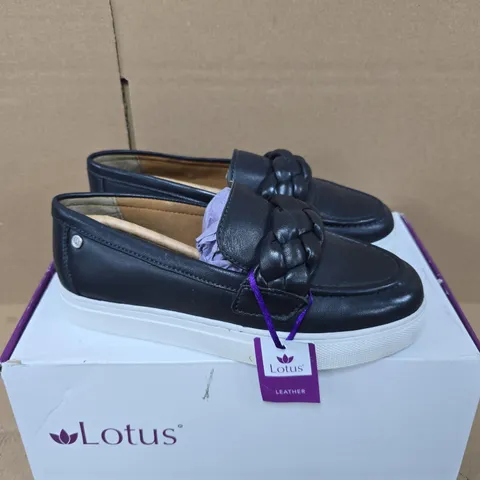 BOXED PAIR OF LOTUS BERTIE SHOES IN NAVY - UK 3