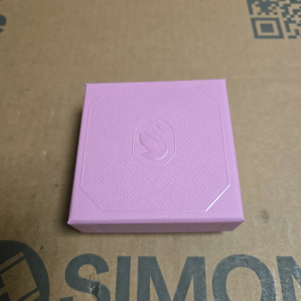 SWAROVSKI GOLD-TONE HOOP EARRINGS WITH CRYSTAL DETAILING – MEDIUM, PINK PRESENTATION BOX