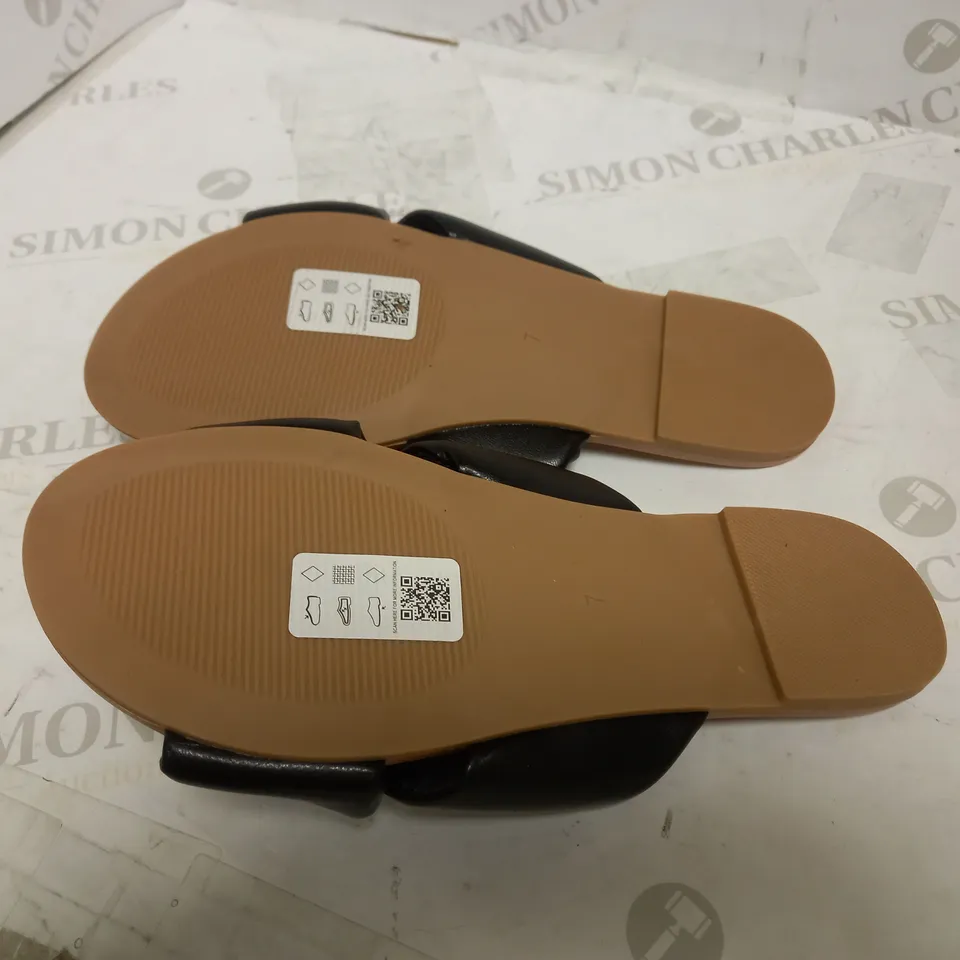 ASOS DESIGN PADDED CROSS SANDAL UK 7 