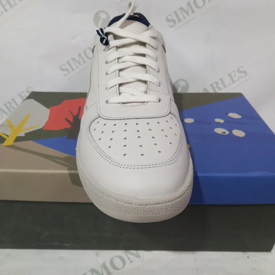 BOXED PAIR OF JOULES TORI SHOES IN WHITE/NAVY UK SIZE 7
