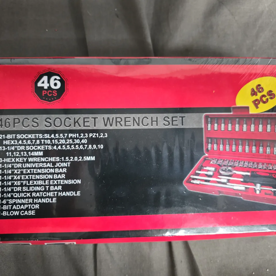 46-Piece Socket Wrench Set (Red Case)
