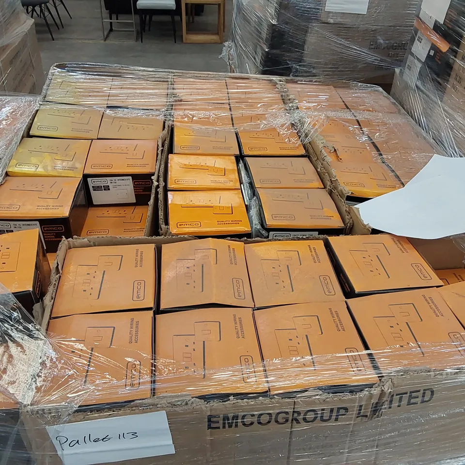 PALLET OF APPROXIMATELY  ASSORTED ELECTRICAL ITEMS/COMPONENTS TO INCLUDE: SWITCHES