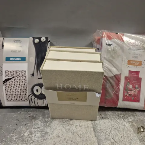 APPROXIMATELY 10 ASSORTED HOUSEHOLD PRODUCTS TO INCLUDE DUVET SETS, STORAGE BOXES, THROWS ETC 