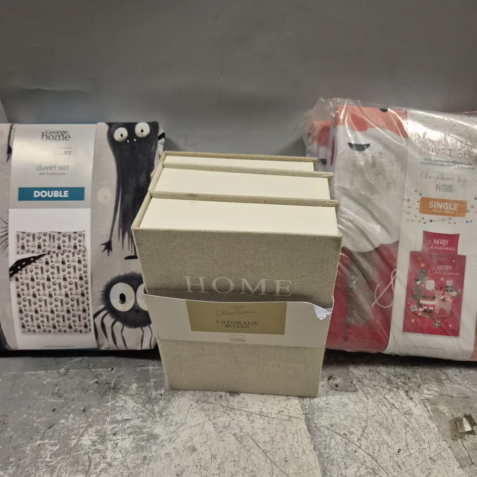 APPROXIMATELY 10 ASSORTED HOUSEHOLD PRODUCTS TO INCLUDE DUVET SETS, STORAGE BOXES, THROWS ETC 