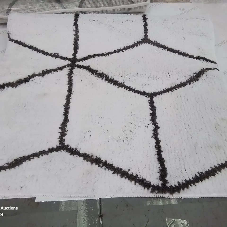 BRAND NEW PACO HOME 540 WHITE-ANTHRACITE 70X120CM BATH MAT