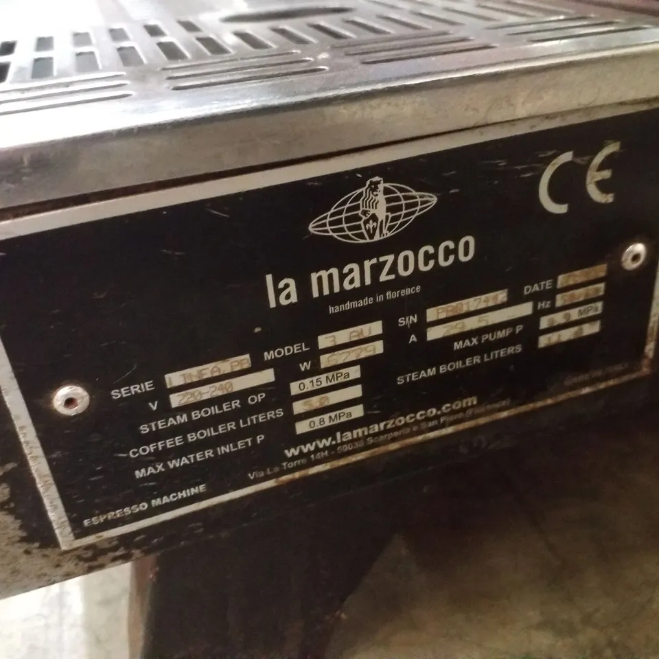 LA MARZOCCO LINEA PB AV 3 GROUP COFFEE MACHINE