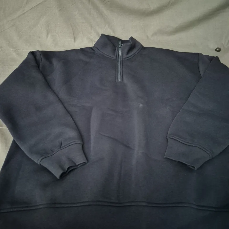 ARNE INTERLOCK NEOPRENE RELAXED FIT HALF ZIP FUNNEL NECK TOP – NAVY, SIZE M