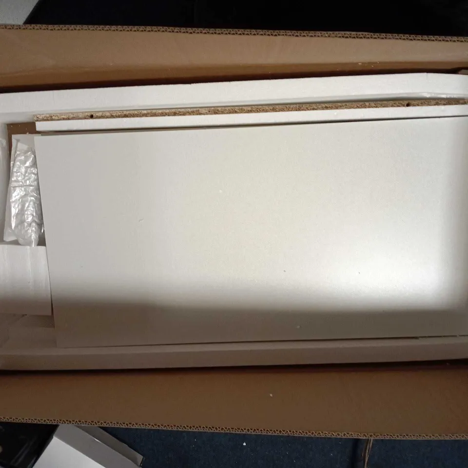 BOXED FLATPACK FURNITURE - KIDS BOOKSHELF