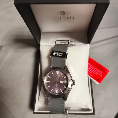 ORIENT DIVER-STYLE WRISTWATCH WITH GREY STRAP 