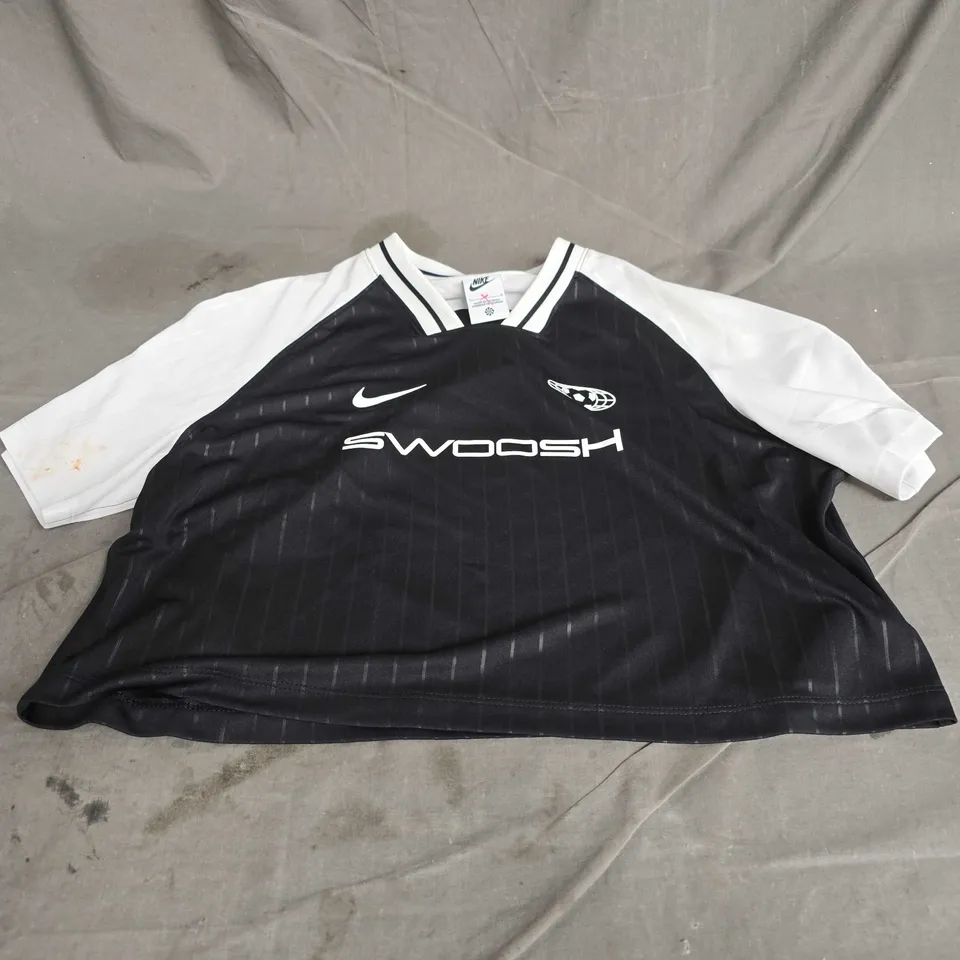 NIKE SWOOSH CROPPED TOP IN BLACK/WHITE SIZE L