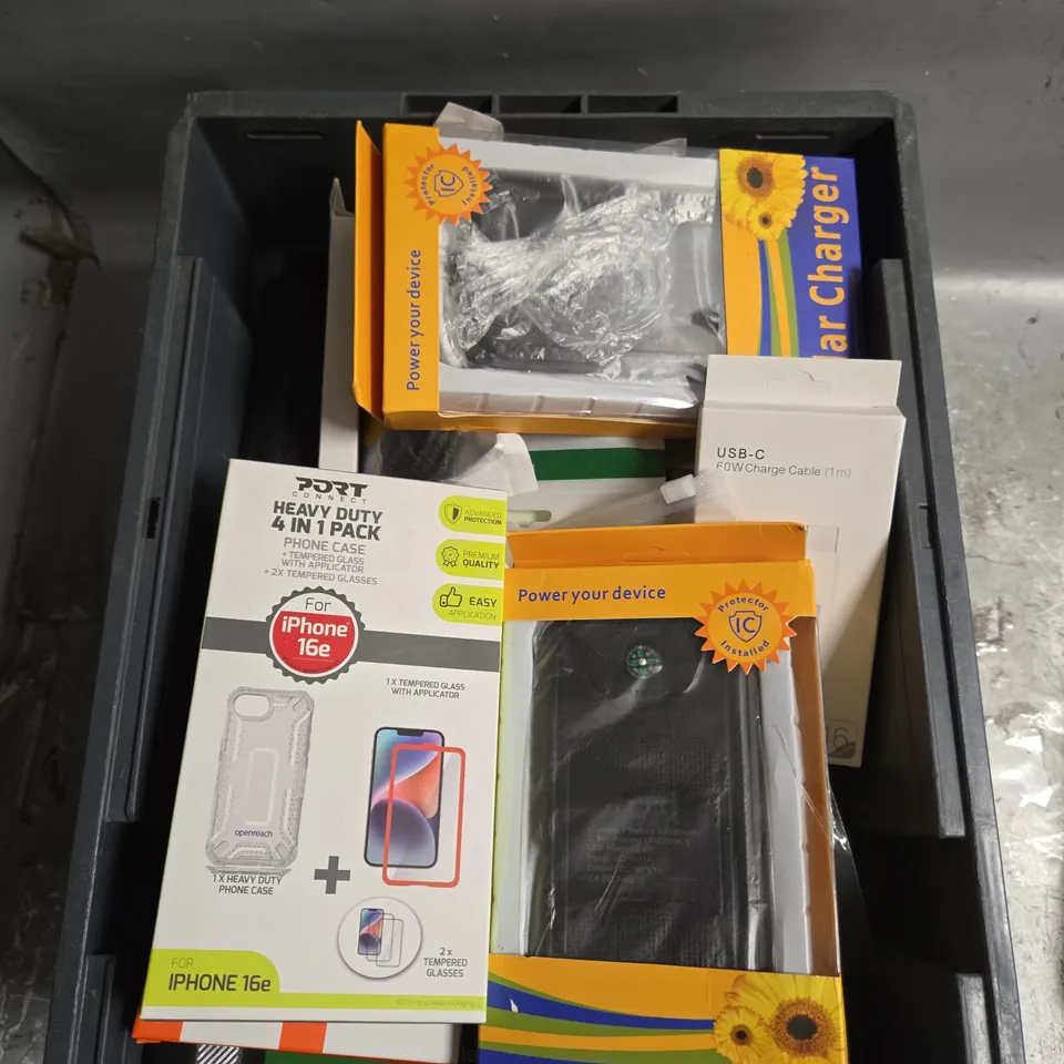 APPROXIMATELY 20 ASSORTED SMARTPHONE ACCESSORIES TO INCLUDE CASES, CHARGING CABLES, SCREEN PROTECTORS ETC 